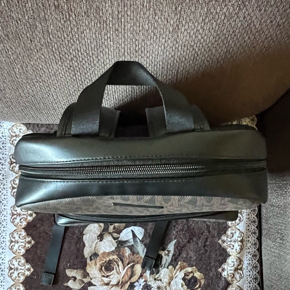 MICHAEL KORS Signature Canvas Everett Large Adjustable Padded Straps Backpack - Picture 9 of 16